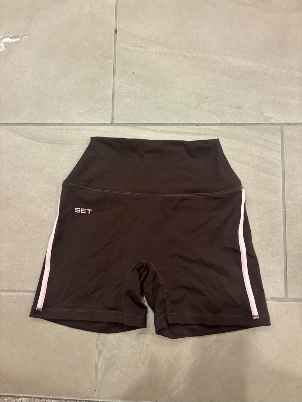 Set active swirl shorts size small